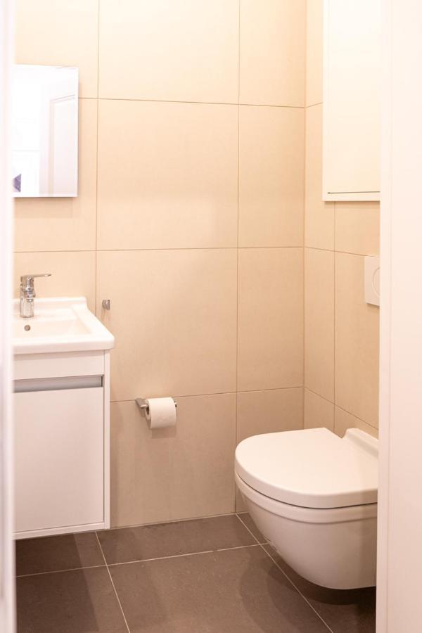 Modern 3 Room Apartment In A Prime Location Wenen Buitenkant foto